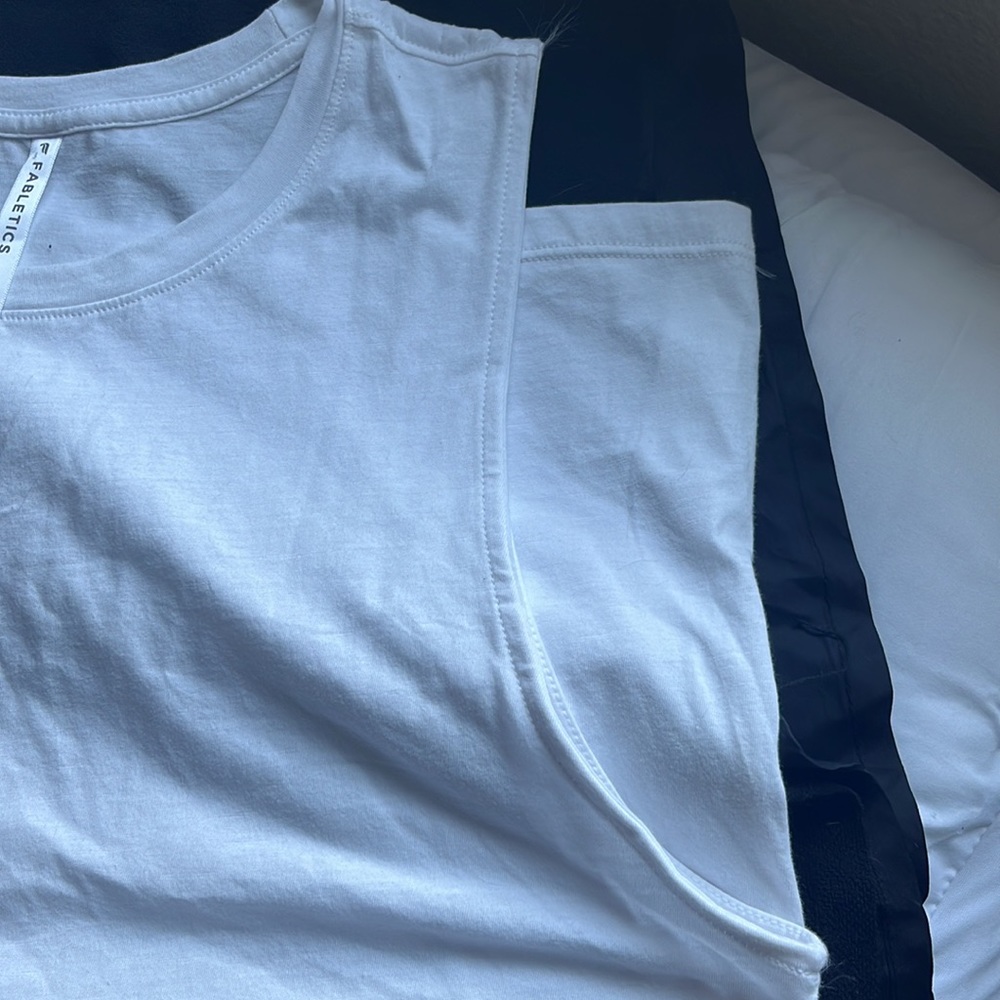Fabletics Muscle Tank - Picture 2 of 3